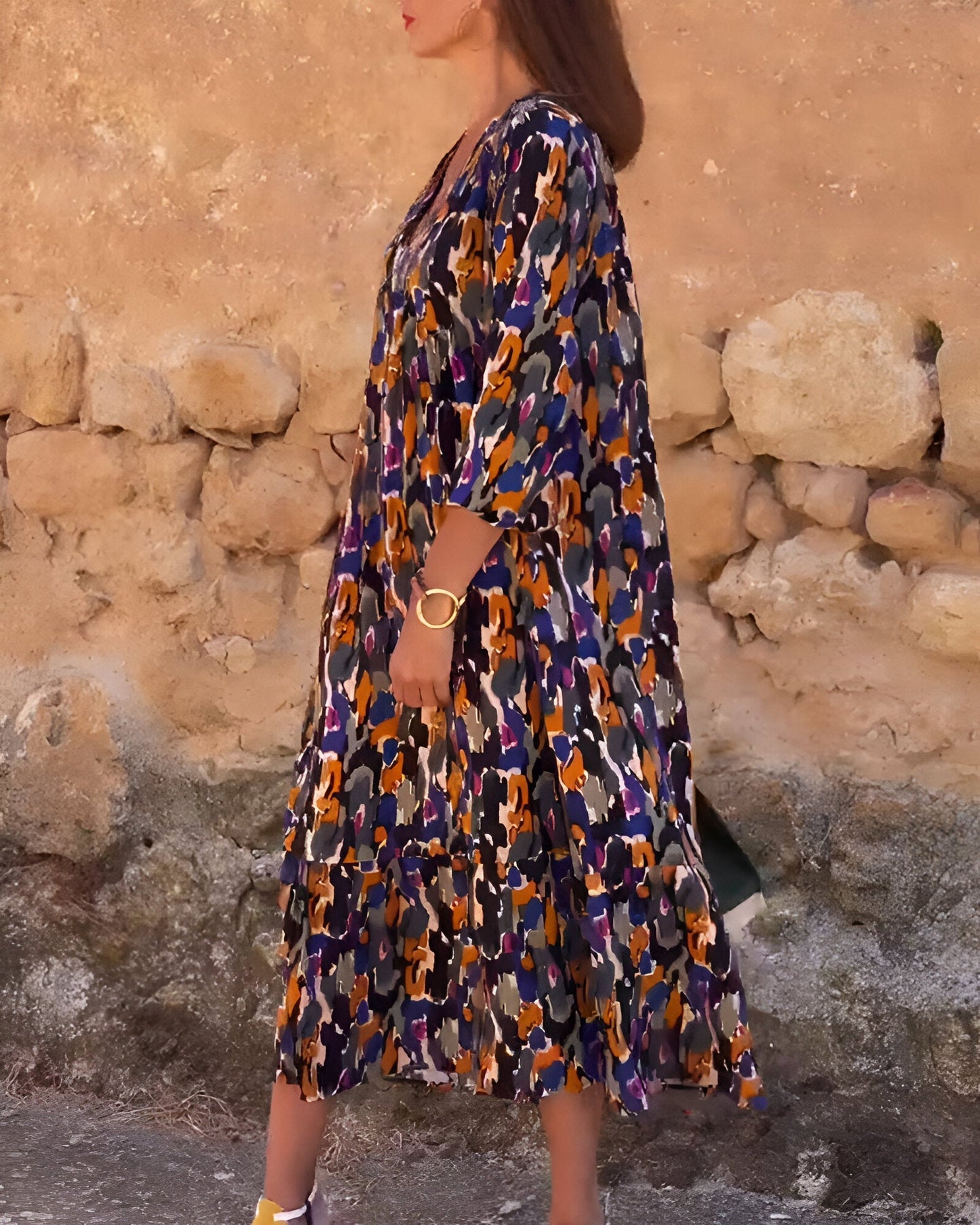 Amelie | Stylisches Midikleid mit V-Ausschnitt und Dreiviertel-Ärmeln