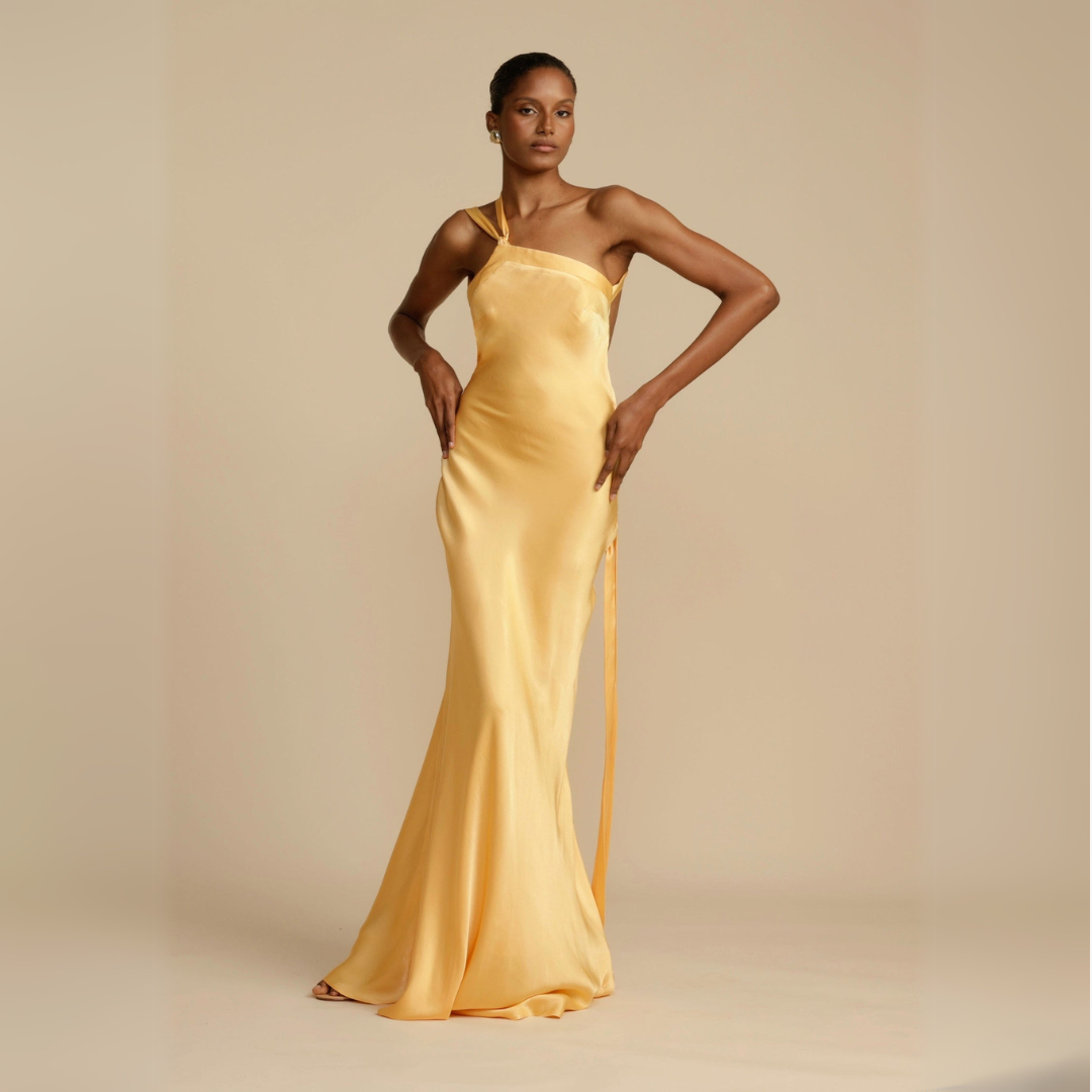 Alyssa | Elegantes asymmetrisches langes Kleid aus gelber Seide