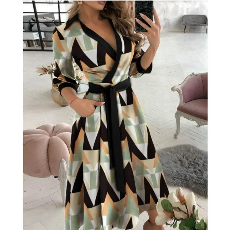 Milena | Stylisches Wickelkleid mit Schmetterlingsmuster